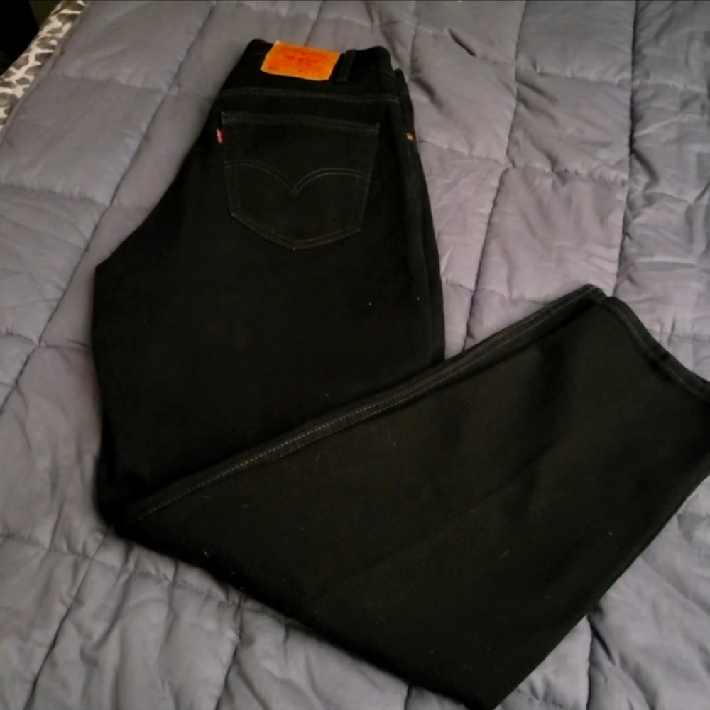 560 men Levi jeans
